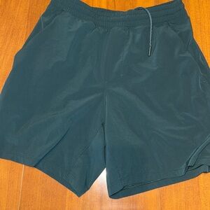Lululemon Men’s 7” pace breaker shorts